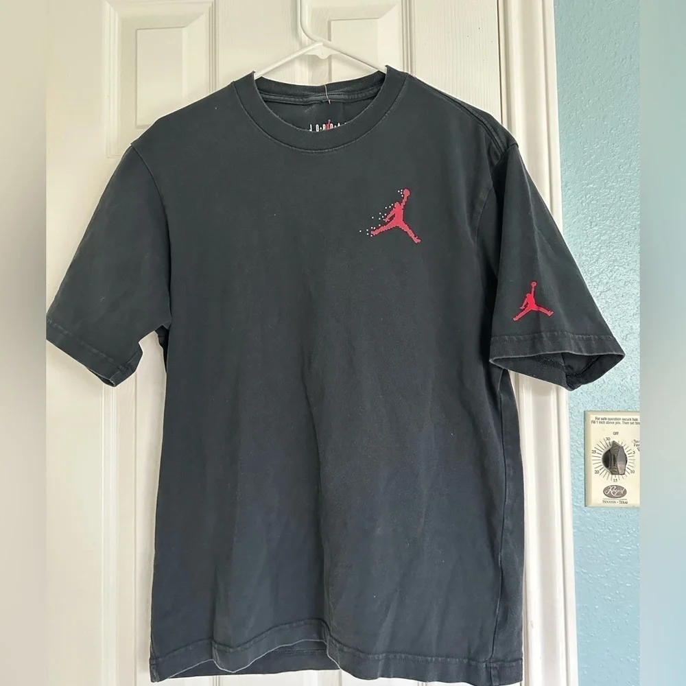 Nike Air Jordan Flight Essentials Holiday Black Red T Shirt Santa Feet Small - Picture 2 of 4
